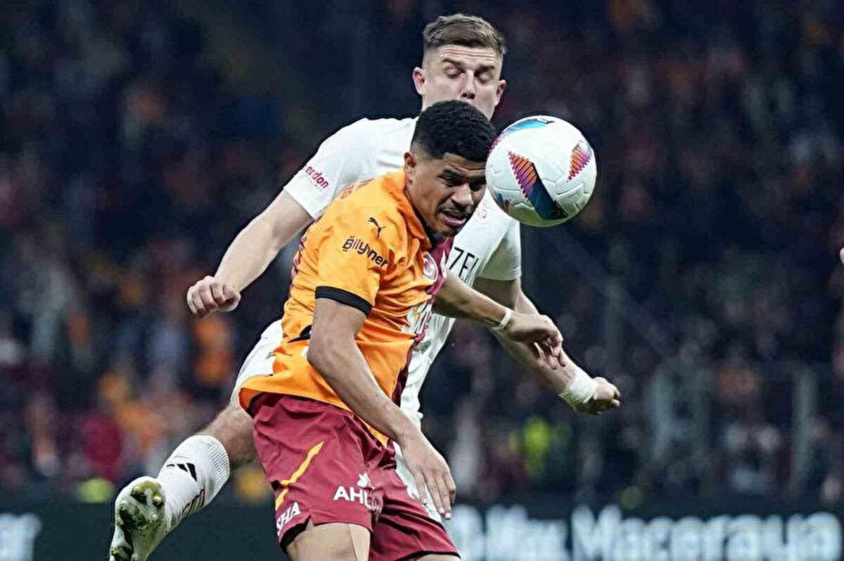 Yönetimin iyi bir teklif gelmesi halinde Sara'ya 'kal' demeyeceği öne sürüldü.