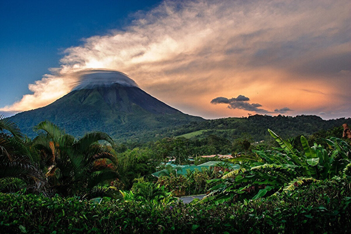 7) Kosta Rika<br><br>Askerlik 1948'de kaldırıldı. Uzman polis birimleri ABD ve Kolombiya tarafından eğitildi.