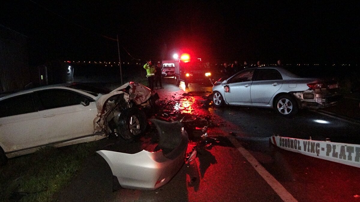 Polis ekipleri kazayla ilgili inceleme başlattı.