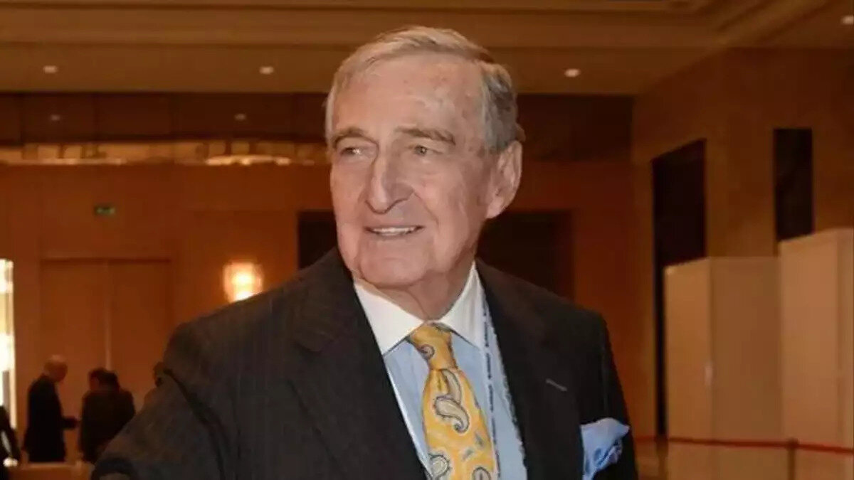 10. Mustafa Rahmi Koç <br>• 2,8 Milyar Dolar <br>• Servet Kaynağı: Koç Holding<br>• Yaş: 94