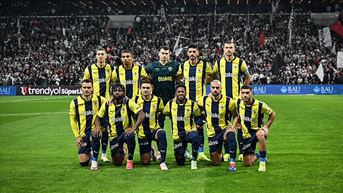 Sergen Yalçın, Kafa Sport'taki proframda Candaş Tolga Işık'a, "Fenerbahçe'nin en iyi oyuncusu kim?" sorusunu yöneltti.