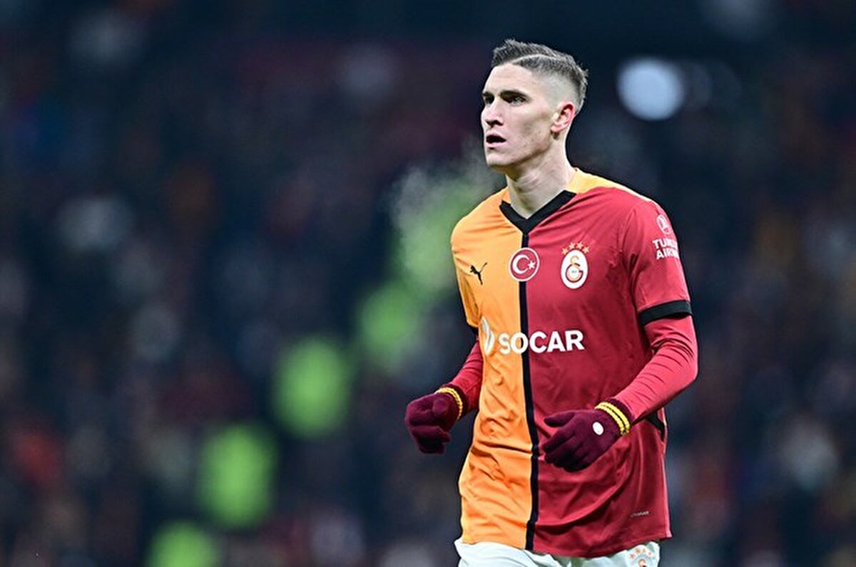 Galatasaray ile 2028 yılına kadar sözleşmesi bulunan Roland Sallai, sarı kırmızılı formayla 24 maça çıktı ve 3 kez ağları havalandırdı.