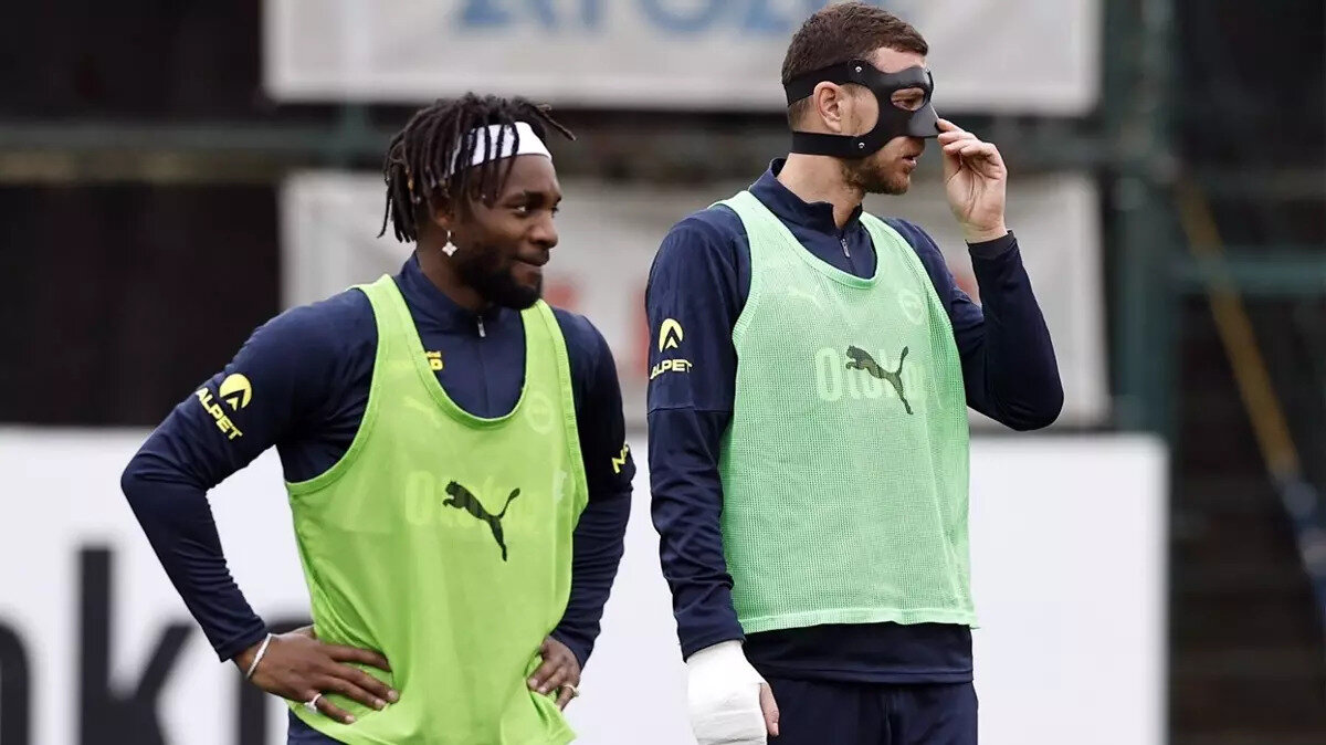 Fotomaç'ta yer alan habere göre Galatasaray'ın puan kaybı sonrasında şampiyonluk yolunda umutlanan sarı-lacivertlilerde yönetim kalan maçlar için ekstra prim belirledi.