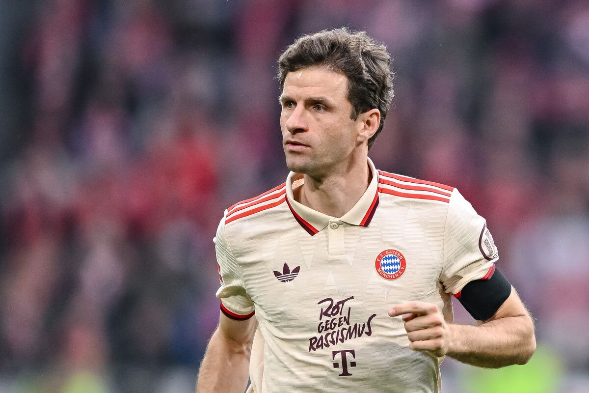 Bayern, Müller'e futbolu bıraktığında veda maçı düzenleme sözü vermişti. Ancak Müller'in futbol kariyerine başka bir kulüpte devam edip etmeyeceği şu anda belirsiz.<br>