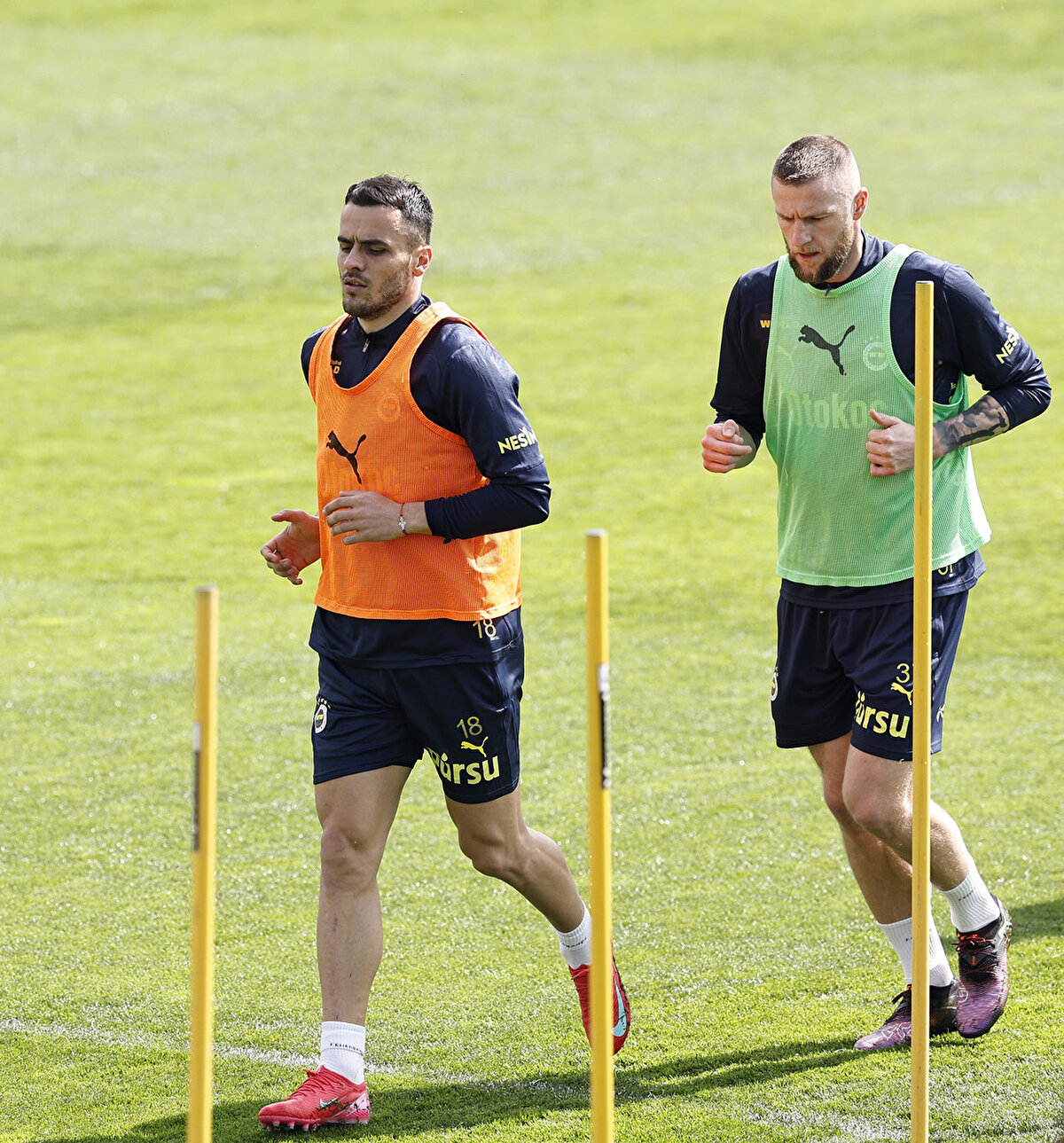Sezon başından bu yana sakatlıklar sebebiyle tam kadro olamayan Jose Mourinho'nun ekibinde Galatasaray derbisi öncesinde eksik oyuncu bulunmuyor. 14 yabancının hazır olduğu takımda, 2 yabancı futbolcu statü gereği kadroya giremeyecek.