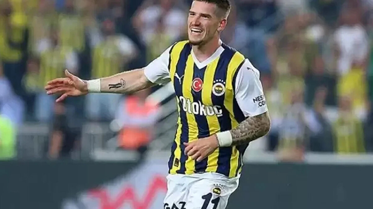 Takımın teknik direktörü Brian Schmetzer ise transfere ilişkin şunları söyledi: "Ryan etkileyici bir geçmişe sahip çok iyi bir oyuncu ve onu takımımıza katmaktan dolayı mutluluk duyuyoruz."