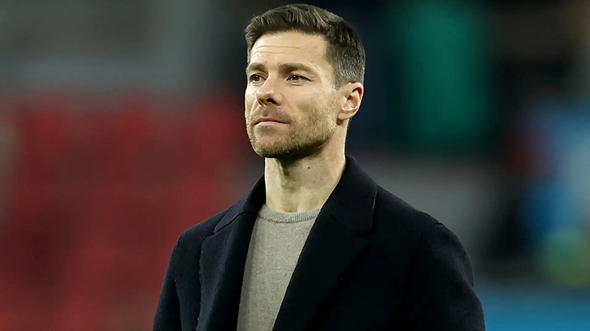 Madrid'in ilk tercihi Bayer Leverkusen Teknik Direktörü Xabi Alonso olsa da, Klopp sürpriz bir aday olarak gündemdeki yerini koruyor.