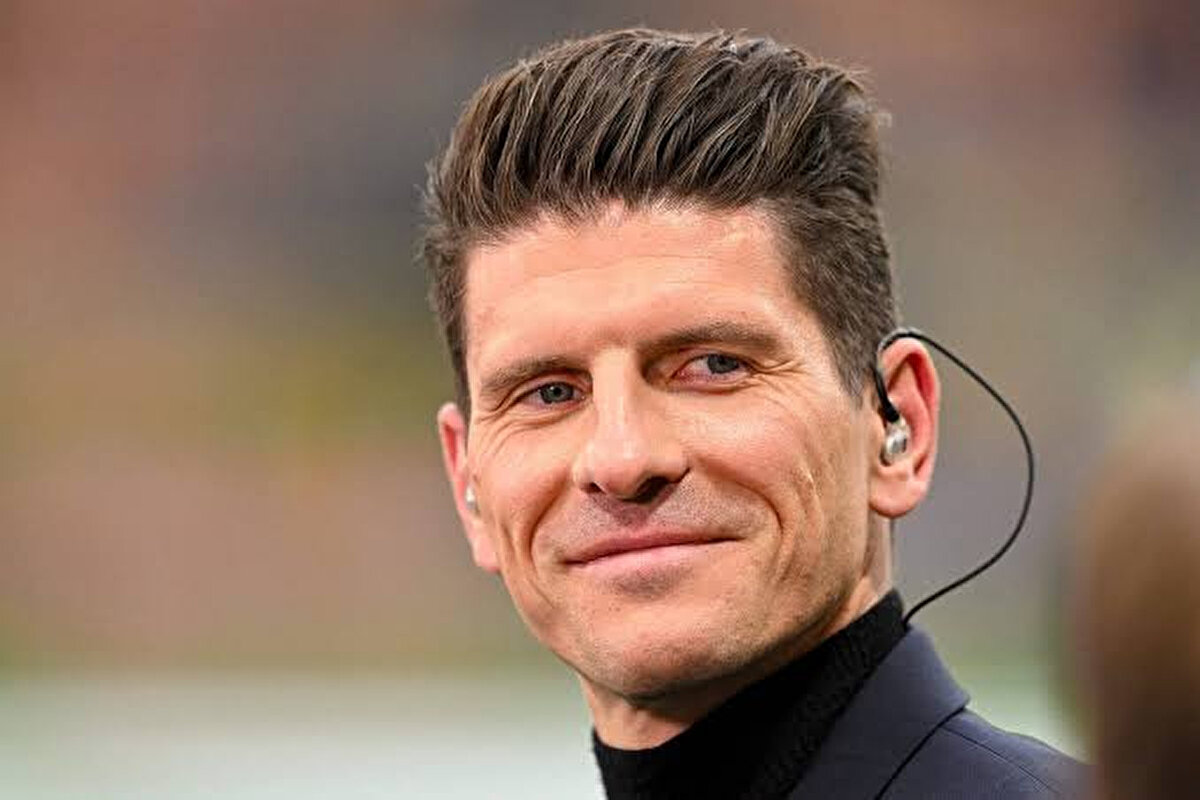 Sky Sports'ta yer alan haberde Bayern Münih'in geleceğe yönelik yönetim anlamında planlar yaptığı ve Gomez'in durumunu yakından takip ettiği belirtildi.<br>