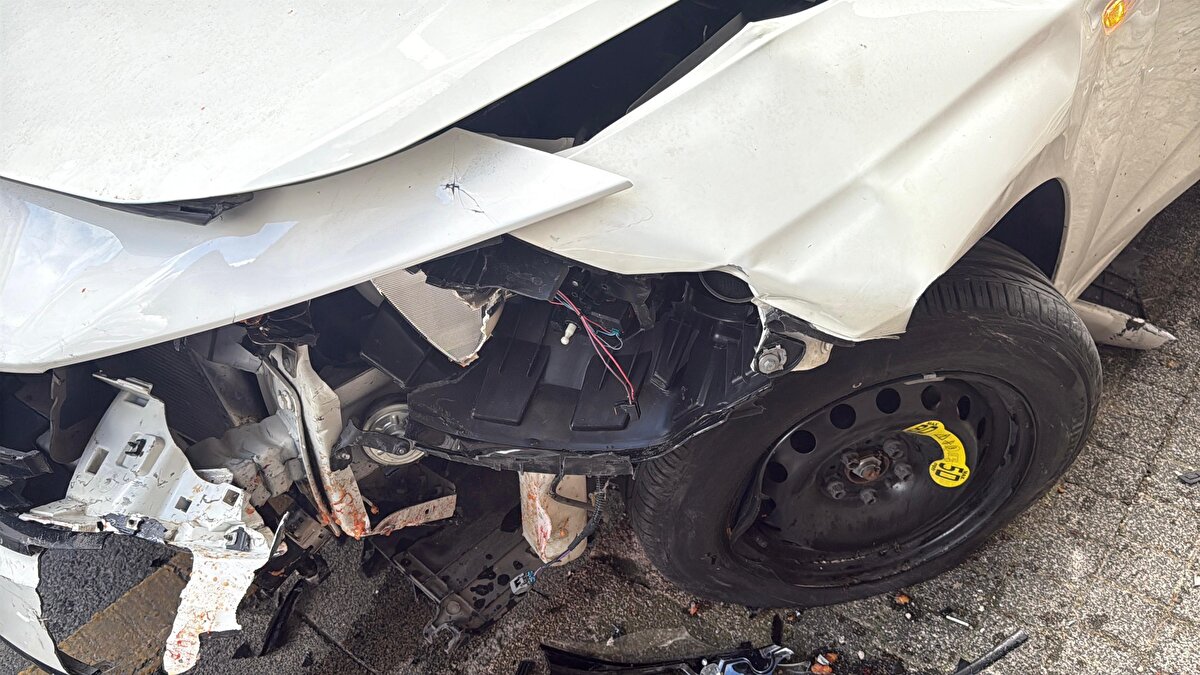 Otomobiliyle yokuş aşağı hızla ilerleyen Nurhan Barut direksiyon hakimiyetini kaybetti. 