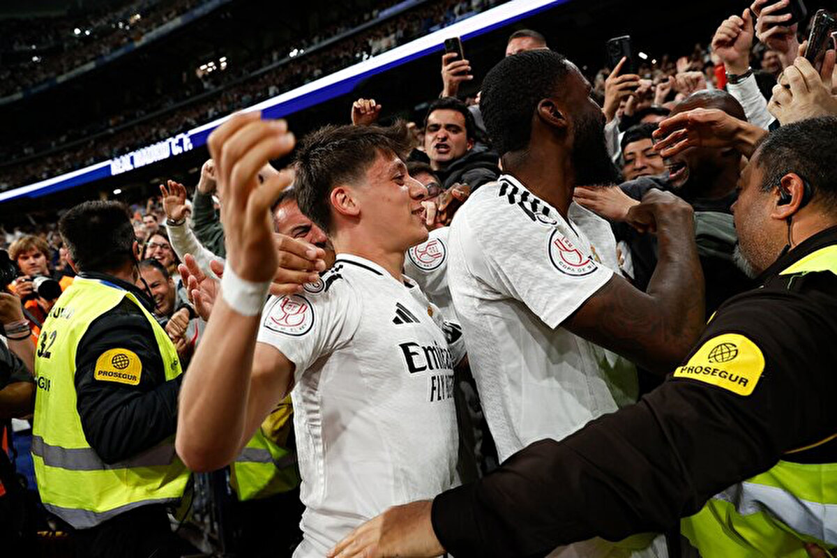 Ayrıca İspanyol basını da milli yıldızımızı öven yazılar yazdı.