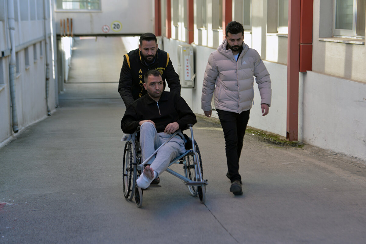 Cinayetle bağlantılı çıktı <br><br>Çalışma başlatan Gasp Büro Amirliği ekipleri, 4 Ocak'ta Mehmet Yılmaz'ın, çalışanına içki şişesi attığı için çıkan kavgada Mahmut Ayta'yı tabancayla öldürdüğünü, silahlı saldırının cinayetle bağlantılı olabileceğini değerlendirdi.