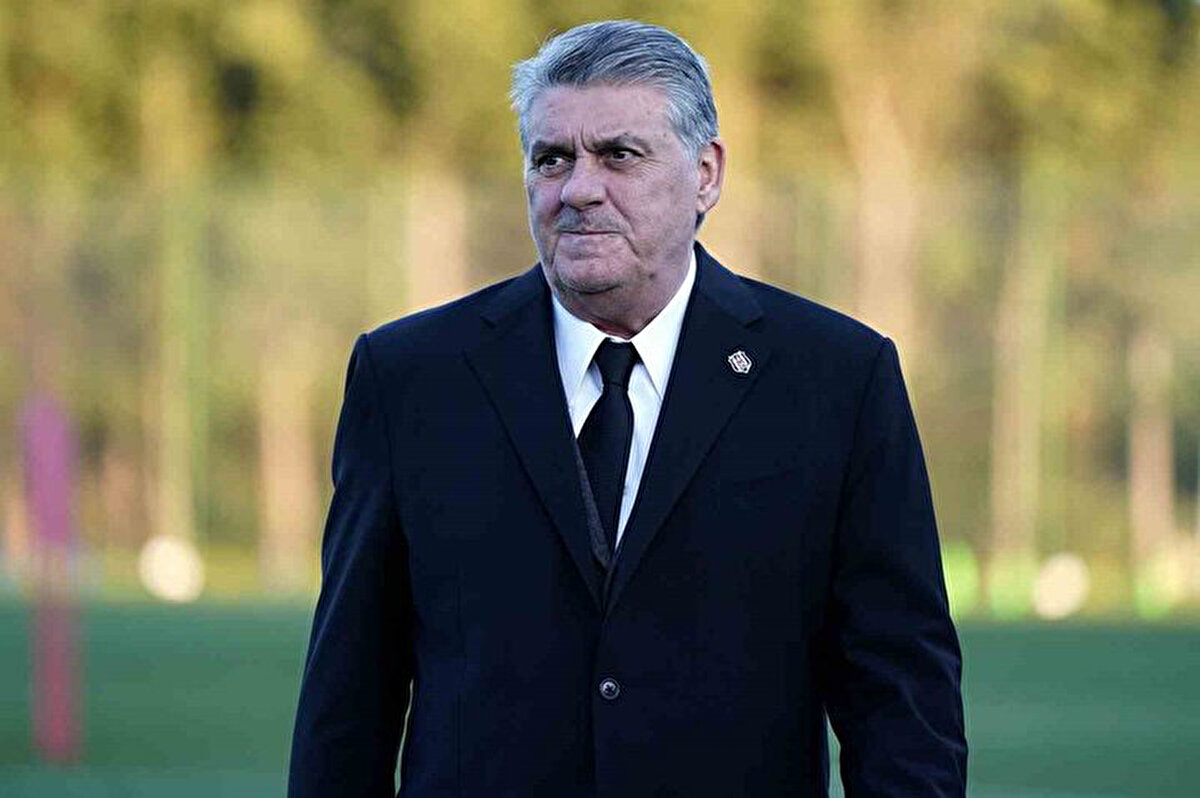 Sabah Gazetesi'nin haberine göre; Galatasaray karşısında sahadan 2-1'lik galibiyetle ayrılan futbolcularını kutlamak için soluğu soyunma odasında alan Beşiktaş Başkanı Serdal Adalı'nın ilk durağı hakem odası oldu.<br>