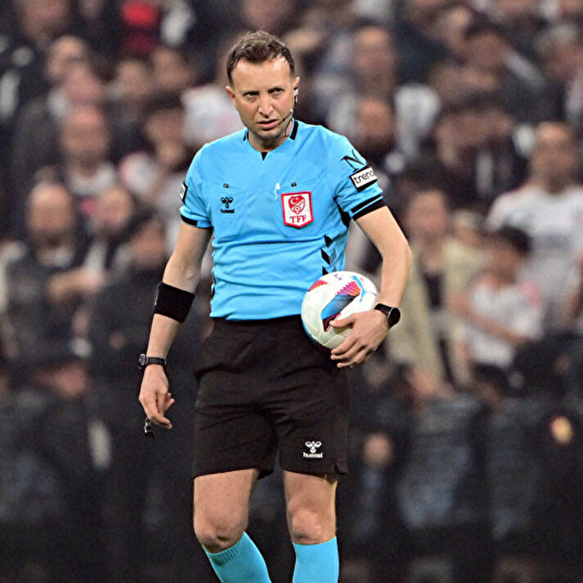 Beşiktaş, Süper Lig'in 29. haftasında ezeli rakibi Galatasaray'ı 2-1 yenerken, karşılaşma öncesine "yabancı hakem" tartışmaları damga vurmuştu.<br>