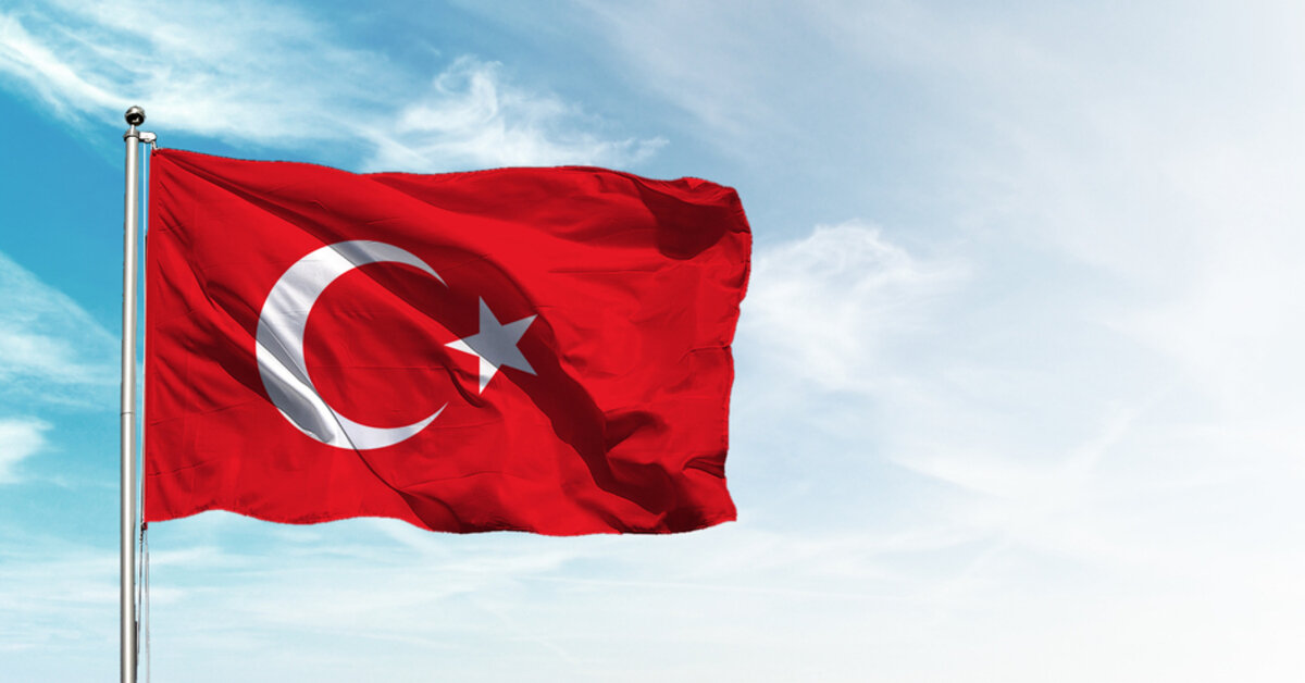 Türkiye'ye %10 gümrük vergisi<br><br>Türkiye'nin de arasında bulunduğu diğer ülkelere en az yüzde 10 gümrük vergisi getirileceğini belirten Trump, "Gümrük vergilerinden kurtulmak istiyorsanız üretiminiz ABD'de yapın" dedi.