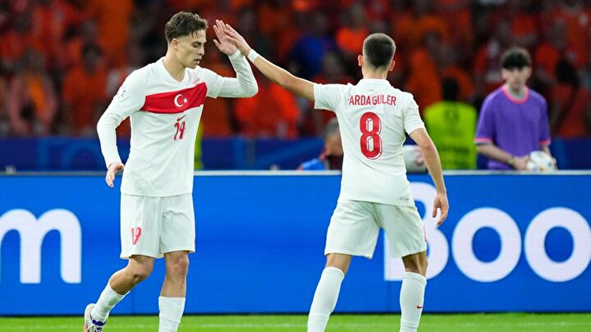 Kenan Yıldız'ın Barcelona'ya transferi, Real Madrid'de forma giyen Arda Güler ile birlikte El Clasico'ya yeni bir katman eklemiş olacak ve futbol tarihinin en büyük derbilerinden birisi olarak görülen maç, bir anlamda 'Türk derbisi' olacak.