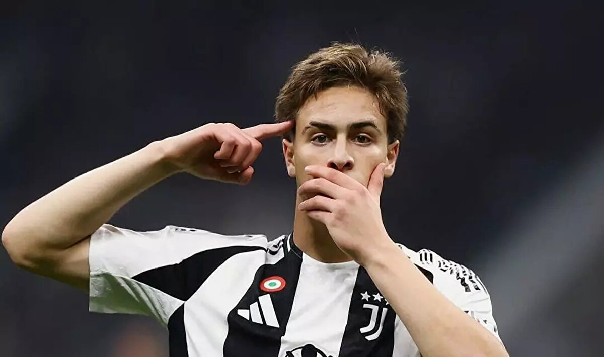 Barcelona, Kenan'ı istiyor<br>İspanyol basınından El Nacional'in haberine göre; Barcelona, Kenan Yıldız transferi için Juventus'a resmi teklif hazırlığı yapıyor.<br>Haberde, Barcelona'nın Kenan için 50 milyon euro'luk bir bonservis bedelini gözden çıkardığı ifade edilirken, Juventus'un bu rakamın yükseltilmesini istediği kaydedildi.