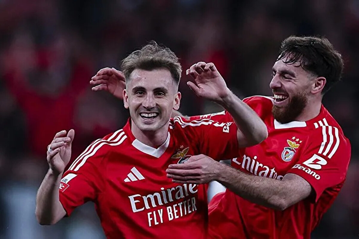 KEREM YENİDEN SAHNEDE<br><br>Kerem Aktürkoğlu'nun 54. dakikada attığı golle Benfica farkı tekrar ikiye çıkarırken Farense, 63. dakikada Rony Lopes'in golüyle farkı tekrar bire indirdi. Maçta başka gol olmayınca Benfica, karşılaşmadan 3-2 galip ayrıldı.