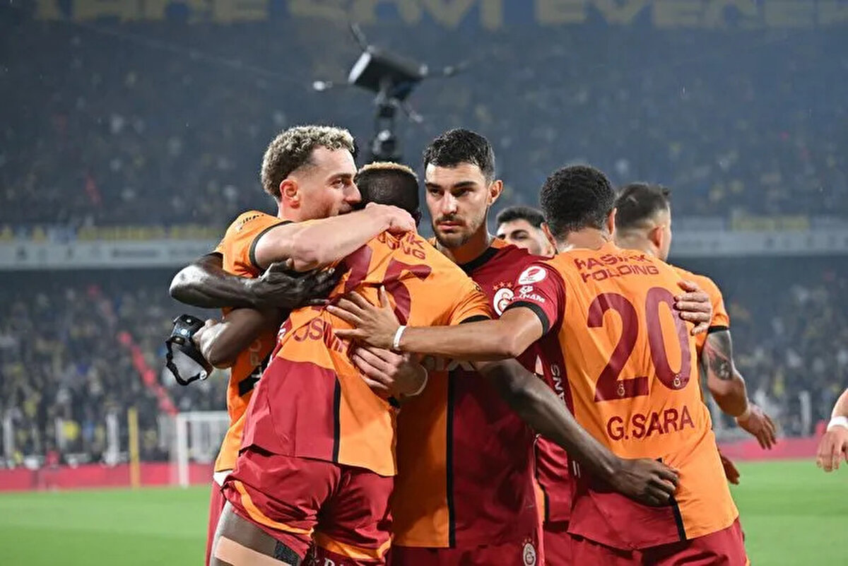 Galatasaray, Ziraat Türkiye Kupası'nda ezeli rakibi Fenerbahçe'yi 2-1 yenmeyi başardı.