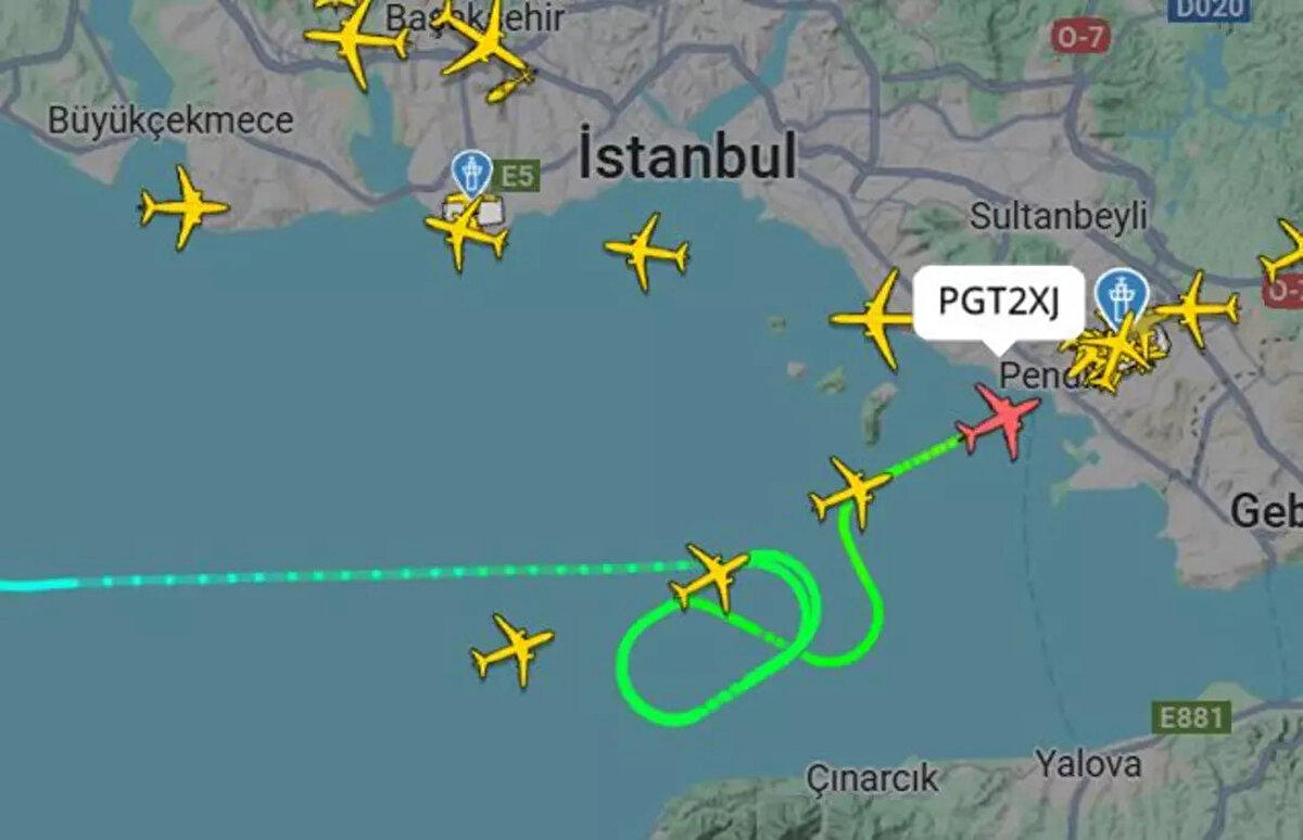 KISA SÜRELİĞİNE UÇUŞLAR KAPATILDI<br>Uçağın pilotu, Sabiha Gökçen Havalimanı Hava Trafik Kontrolörü ile irtibata geçerek iniş sırasında kuşa çarpmış olabileceğini ve kontrol yapılmasını istedi. Uçak saat 11.20'de sorunsuz şekilde havalimanına iniş yaparken pist, kuş kontrolü için kısa süreliğine uçuşlara kapatıldı.