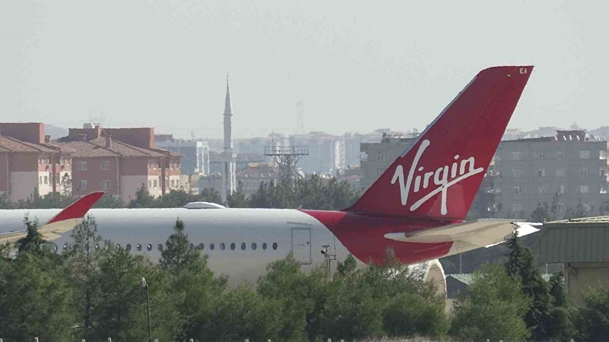 Uçağın, arızanın giderilmesinin ardından kalkış yapacağı öğrenildi.