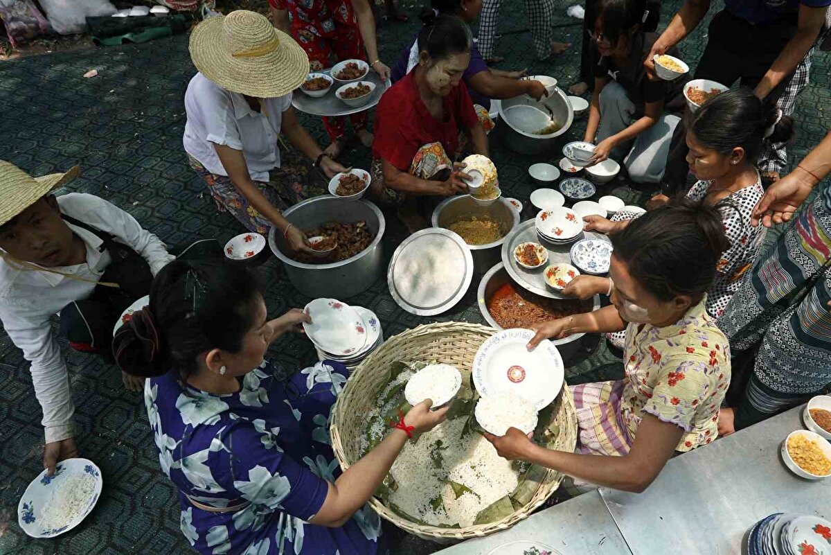 Açıklamada, en az 341 kişinin ise hala kayıp olduğu aktarıldı.