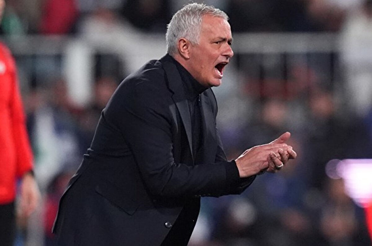 <br>Federasyonun, haziran ayında Ekvador ve Paraguay ile oynanacak olan 2026 Dünya Kupası Güney Amerika Elemeleri maçlarına kadar yeni hocasını takımın başına getirmek istediği ileri sürüldü.