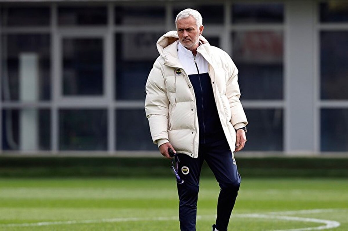 Haber detayında Brezilya Milli Takımı için diğer teknik direktör adaylarının ise Jorge Jesus, Carlo Ancelotti ve Abel Ferreira olduğu kaydedildi.<br><br>