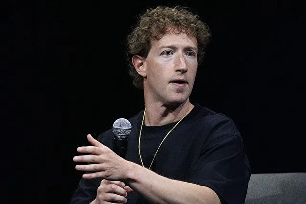 1. MARK ZUCKERBERG<br><br>Meta kurucusu dolar bazında en büyük kaybeden oldu, sosyal medya şirketinin yüzde 9'luk düşüşü CEO'suna 17,9 milyar dolara veya servetinin yaklaşık yüzde 9'una mal oldu.