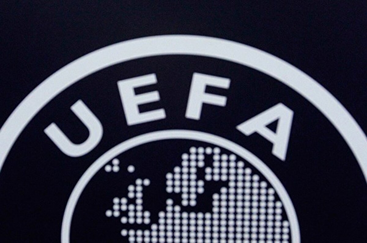 UEFA'nın 49. olağan kongresi Sırbistan'ın başkenti Belgrad'da gerçekleştirildi. Kongreye UEFA'ya üye 55 ülke federasyonunun başkanı ve genel sekreteri katıldı.