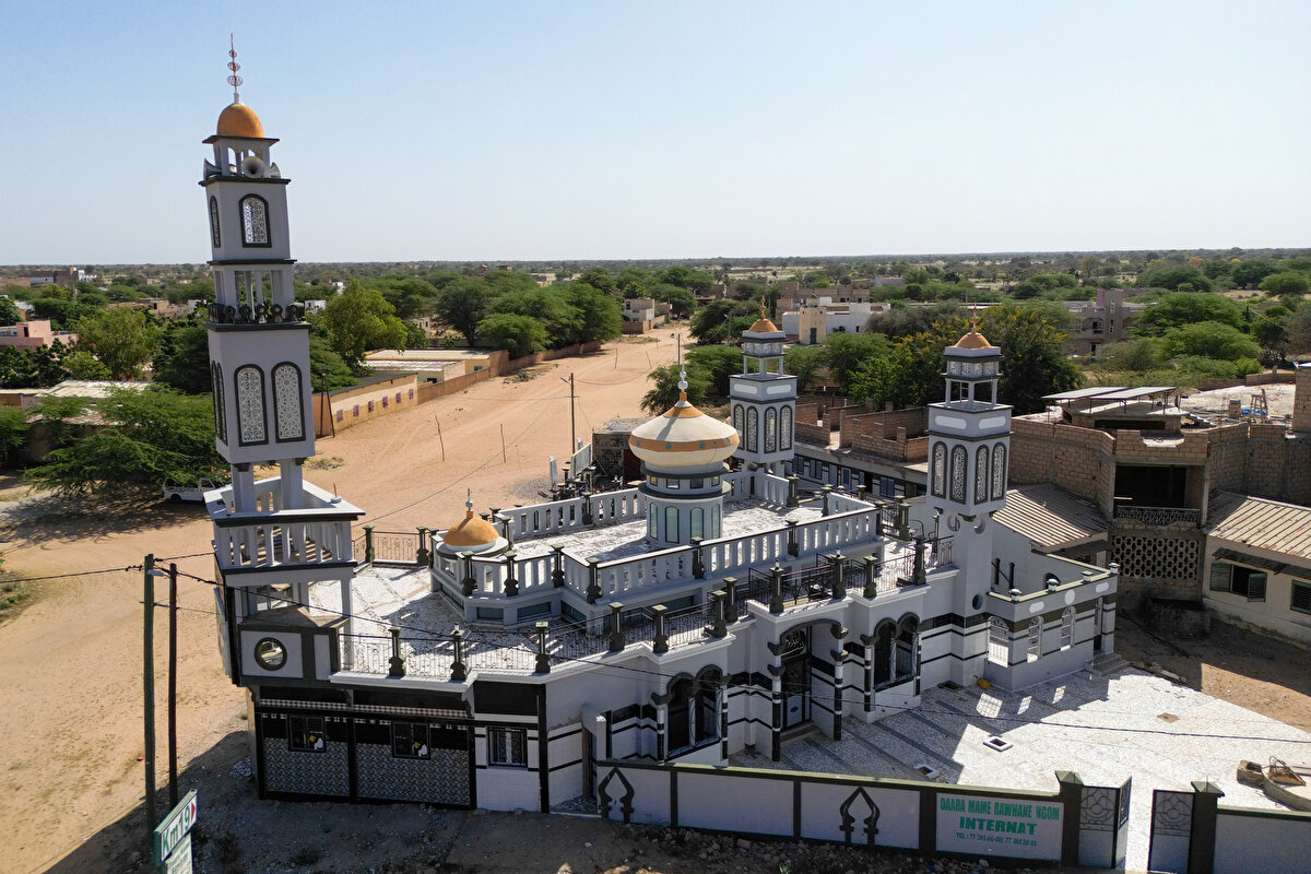 aynı zamanda bünyesindeki eğitim merkezine de ev sahipliği yapıyor.