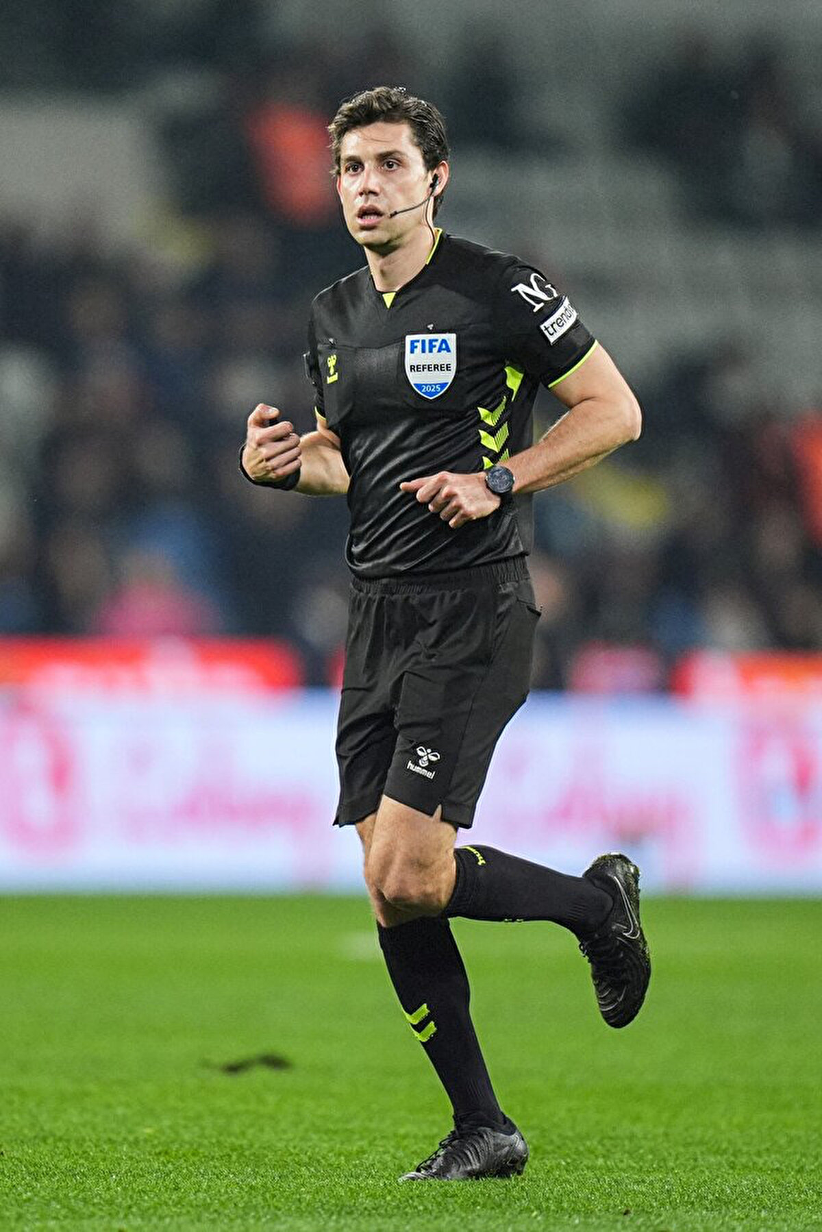 Türkmen'in, Fenerbahçe maçına atanması nedeniyle kaygı taşıyan ve bu derbiye atanabilecek kapasitede olmadığını savunan Trabzonspor, pazar günü Şükrü Saraçoğlu Stadı'nda oynanacak maçı mercek altına alacak.