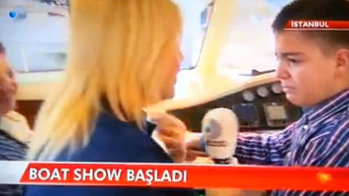 Denize olan aşkı sebebiyle ailesinin aldığı motorbota mutluluk gözyaşlarıyla tepki veren Kaan, duygularını "Hem de ne. Beni en büyük çeken, motorun yaptığı dalga köpürtmesi" diye belirtmişti.