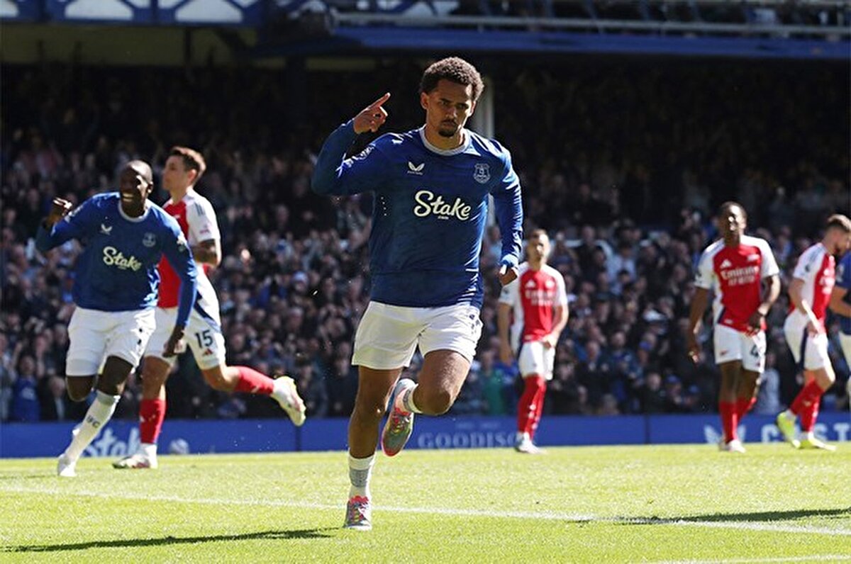 Everton'da Iliman Ndiaye, 49'da penaltıdan kaydettiği golle eşitliği sağladı. Bu gol aynı zamanda skoru belirledi.