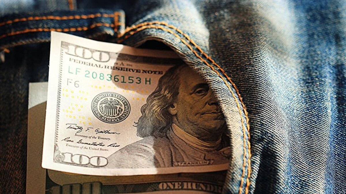 Doların satış fiyatı yüzde 0,01 artışla 38,0140 liraya ulaştı