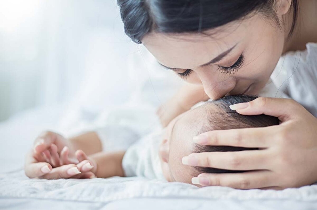 Doğum yardımı 5 bin liraya çıkıyor<br><br>Yeni doğan çocuklar için uygulanacak doğum yardımı desteği de güncellendi. Birinci çocuk için tek seferlik 5 bin TL, ikinci çocuk için 5 yaşına kadar her ay 1.500 TL, üçüncü ve sonrası için ise 5 yaşına kadar aylık 5 bin TL ödeme yapılacak. Başvurular bayram sonrasında başlayacak.