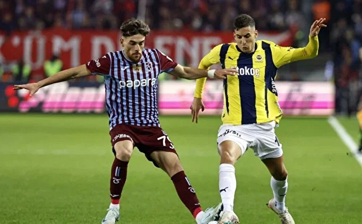 Ligde oynanan 103 maçta Fenerbahçe önde<br><br>İki takım lig tarihinde 103 kez karşı karşıya gelirken, bu maçlarda Fenerbahçe'nin rakibine karşı 42-27 üstünlüğü bulunuyor. İki takım ligdeki 34 maçta ise puanları paylaştı. Lig maçlarında Fenerbahçe'nin 140 golüne Trabzonspor 110 golle karşılık verdi.<br>