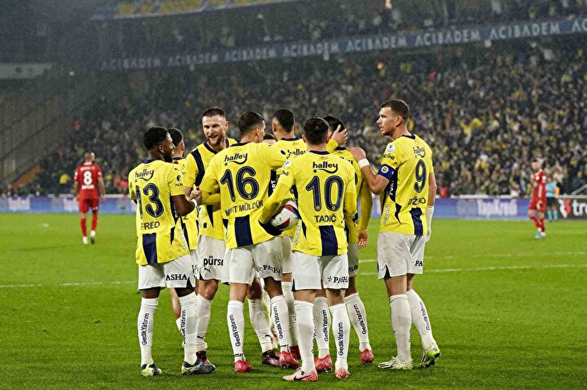 Ülker Stadyumu'nda oynanacak olan mücadele saat 19.00'da başlayacak. Karşılaşma BeIN Sports 1 ekranlarından naklen yayınlanacak.