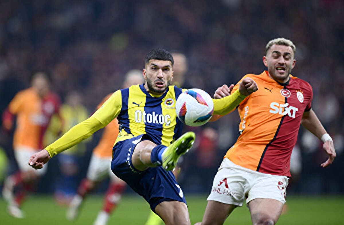 Bu sezon gösterdiği başarılı performansla adından söz ettiren genç oyuncu, Hollanda devi Ajax ve İtalyan temsilcisi Napoli'nin radarından çıkmıyor. İki büyük kulüp de Oğuz Aydın'ı transfer etmek için çalışmalarını hızlandırdı.<br>