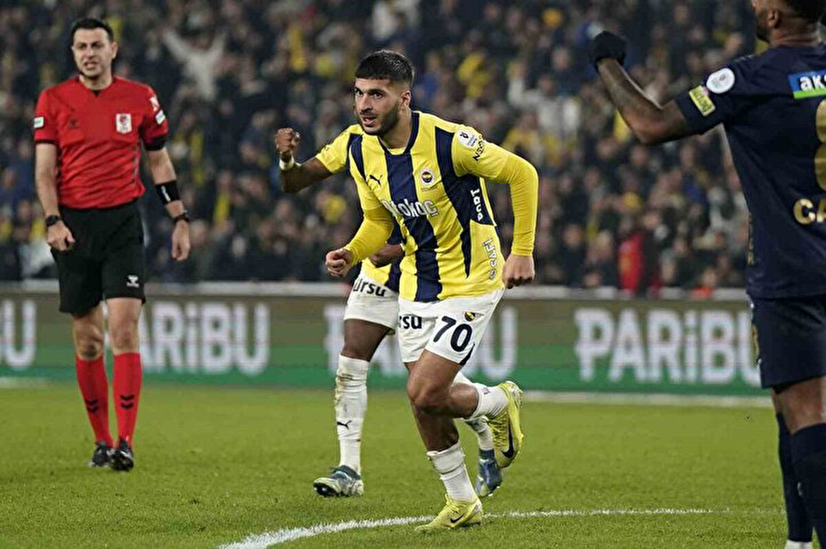Fenerbahçe, Oğuz Aydın için Galatasaray ile transfer yarışına girmiş ve sonunda başarılı olmuştu.
