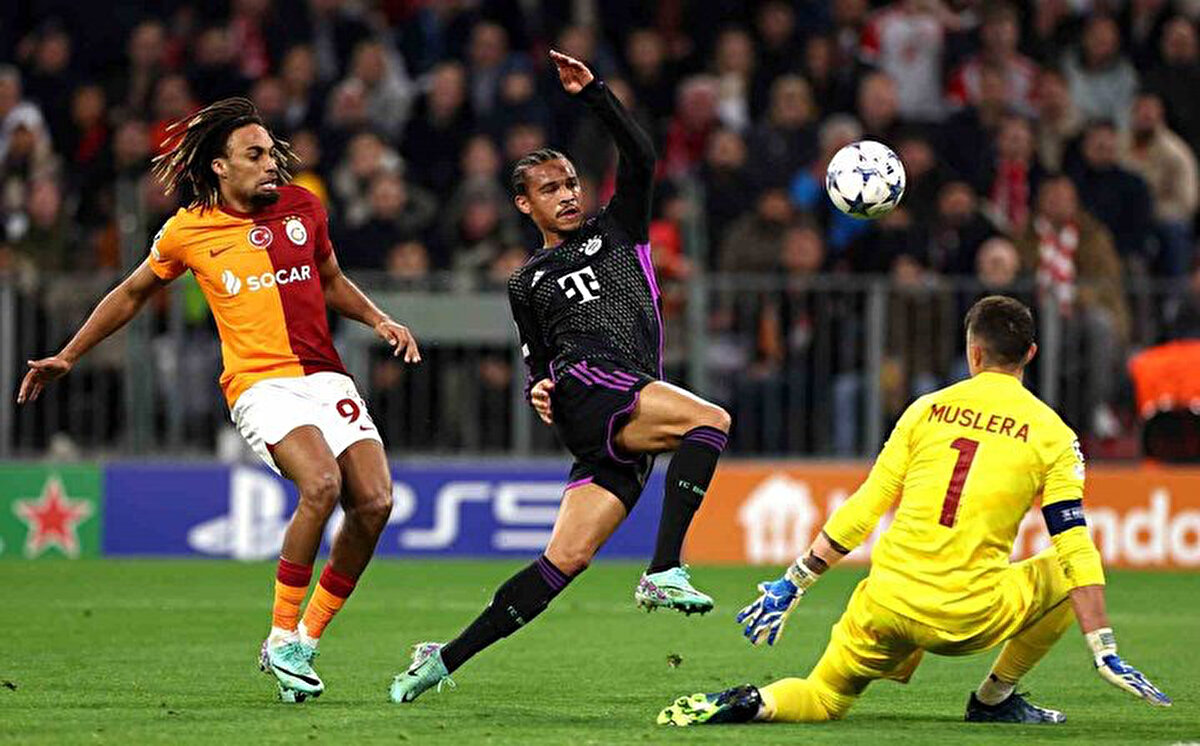 Galatasaray neden şikayet etti?<br><br>Antonio Nobre, Galatasaray'ın Şampiyonlar Ligi'nde 2023/24 sezonunda deplasmanda oynadığı Bayern Münih maçını yönetmişti. NTV Spor'da yer alan habere göre o maçın ardından sarı-kırmızılı ekip, Nobre'yi VAR protokolünün ihlal edildiği gerekçesiyle UEFA'ya şikayet etmişti.