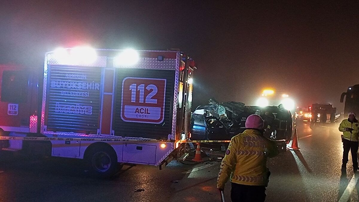 Çevredekilerin haber vermesi üzerine olay yerine polis ve sağlık ekipleri sevk edildi.