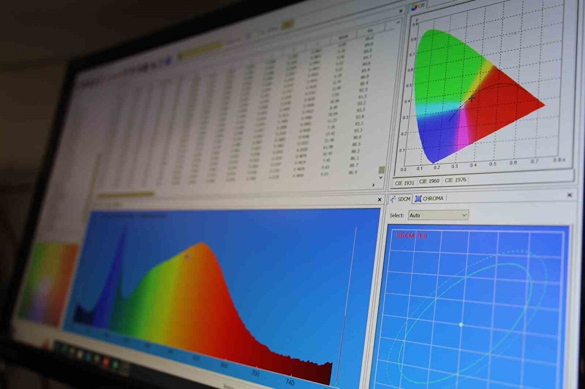 Dünya Sağlık Örgütü (DSÖ) tarafından onaylanan bu sistem, bebeklerin hastane ortamına bağımlı kalmadan, evde güvenli ve etkili bir şekilde tedavi edilmesine imkan tanıyor. 