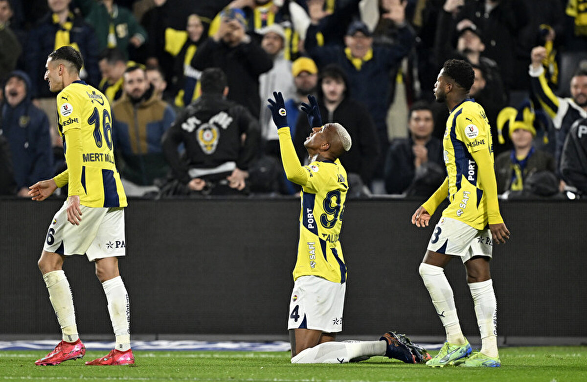 Ger dönüş golü de ondan<br><br>60. dakikada Skriniar'ın golüyle öne geçen Fenerbahçe'de, 64. dakikada Maximin'in yerden ceza sahasına gönderdiği topu Talisca çok sert bir vuruşla filelere gönderdi. Bu golle birlikte fark ikiye çıktı.