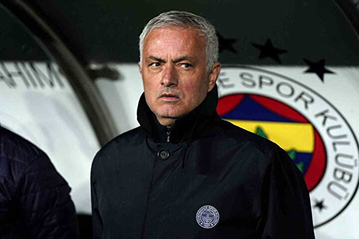 Maximin Mourinho ile ilgili maç sonunda şunları söyledi;<br><br>"Benim hocayla hiçbir problemim yok. Jose Mourinho'yu çok seviyorum. Kendisi de bana göre aynı hisleri paylaşıyordur. Sosyal medyada gördüğünüz her şey gerçek değil. Elimden gelenin en iyisini yapmaya çalışıyorum. Teknik Direktör olmak da kolay değil. Çünkü tercih yapmaları gerekiyor. Benim yapmam gereken fırsat geldiği zaman elimden gelenin en iyisini yapmaktı. Benim için önemlisi Fenerbahçe. Çünkü Fenerbahçe oyunculardan daha büyük."<br>