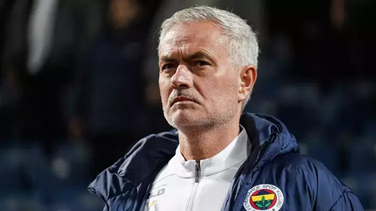 Kritik galibiyetin ardından Fenerbahçe Teknik Direktörü Jose Mourinho basın mensuplarının sorularını yanıtladı.<br>