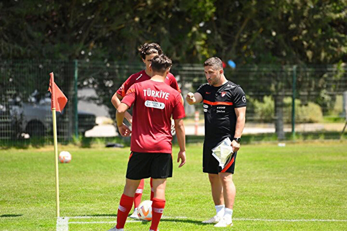 Türkiye U19 Milli Takım Teknik Direktörü Sabri Sarıoğlu, görevinden alındığına yönelik iddialara ilişkin ilk kez konuştu. <br>