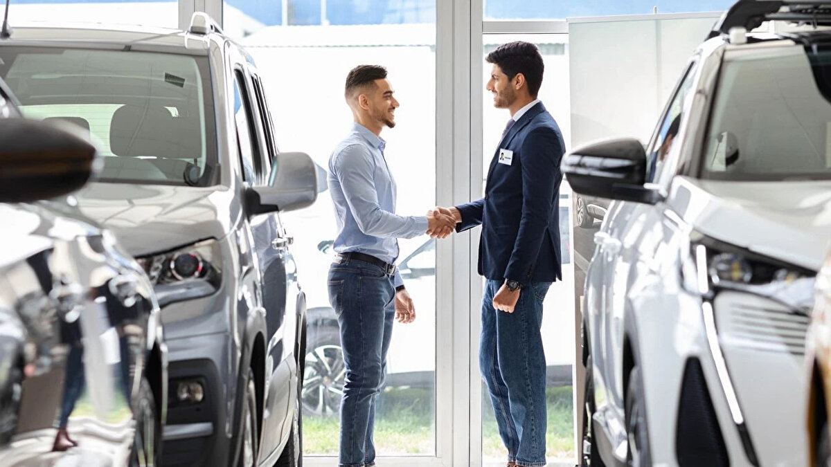 Öte yandan tüketiciler açısından da her geçen yıl daha zorlu hale geliyor. Satın alım gücü çoğu ülkede düşerken, fiyatların da artması buna büyük etki yaratıyor. Peki ülkelere göre otomobil satışları ne durumda?