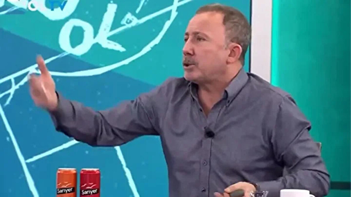 'Sen yeni sezonun planına başla'<br><br>"Kalan 8 hafta Mustafa Hekimoğlu oynasın. Görelim oyuncuyu. Herkes görsün. Aldığın genç oyuncuları oynat. Önümüzdeki sene düşünmediğin oyuncuları oynatma. O yüzden diyorum işi zor. Şu anda sen skoru kovalarsan işin zor. Sen yeni sezonun planına başla. Ancak Solskjaer'de öyle bir şey görmüyorum."<br>