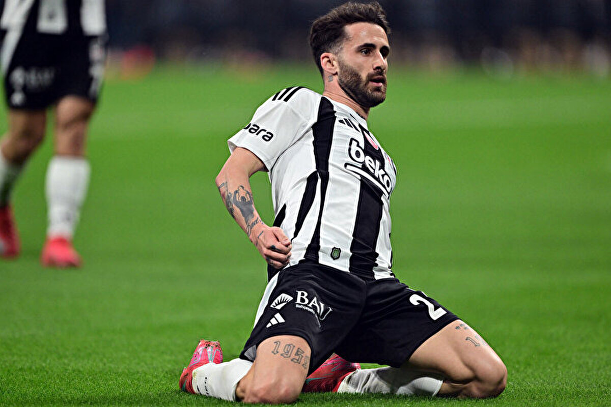 Tugay Kerimoğlu: "Rafa Silva, giydiği formanın hakkını veren bir oyuncu. Yine çok keyif aldım. Beşiktaş o olmasa kaleye gidemez. Bir oyuncudan daha fazlası. Saha içerisinde çok etkili. Gedson’u da yanına koyalım. Ama diğerleri nerede?" <br>