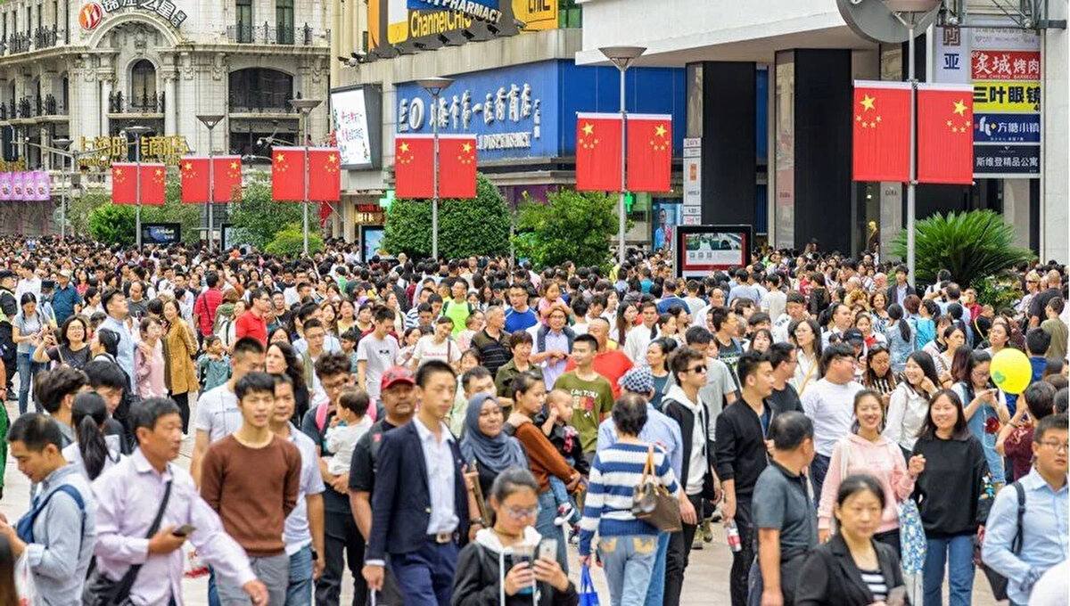 2) ÇİN | 771 MİLYON<br><br>Mevcut Nüfus: 1.4 milyar